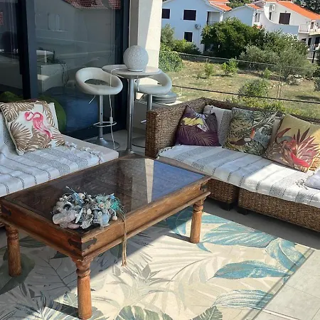 Luxury Eszter Barbat na Rabu